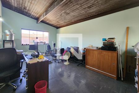 Casa à venda com 360m², 4 quartos e 3 vagasAcademia