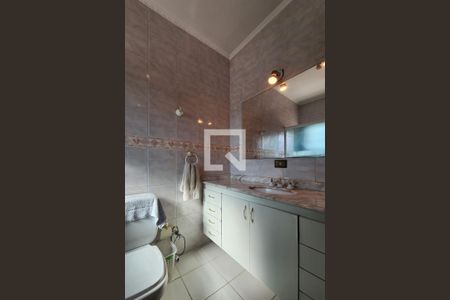 Casa à venda com 360m², 4 quartos e 3 vagasBanheiro da Suíte 2