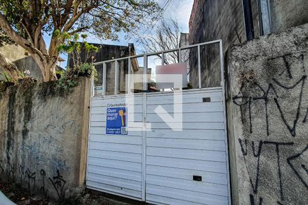 Casa à venda com 270m², 4 quartos e 2 vagas Casa à venda com 270m², 4 quartos e 2 vagasFachada