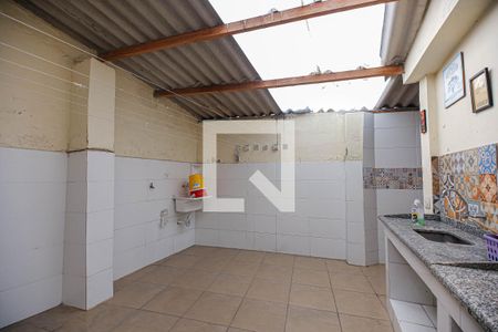 Casa à venda com 270m², 4 quartos e 2 vagas Casa à venda com 270m², 4 quartos e 2 vagasChurrasqueira CASA 1