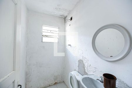 Casa à venda com 270m², 4 quartos e 2 vagas Casa à venda com 270m², 4 quartos e 2 vagasBanheiro CASA 2