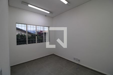 Casa para alugar com 706m², 4 quartos e 4 vagasSuíte 2