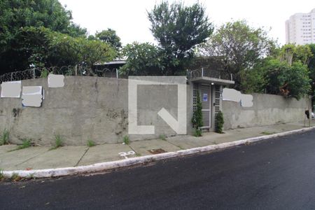 Casa para alugar com 706m², 4 quartos e 4 vagasFachada