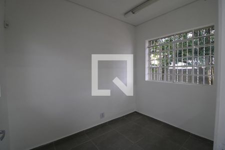 Suíte 1 de casa para alugar com 4 quartos, 706m² em Jardim dos Lagos, São Paulo