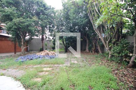 Casa para alugar com 706m², 4 quartos e 4 vagasFundos da casa