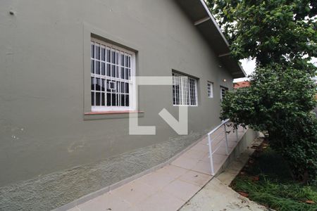 Casa para alugar com 706m², 4 quartos e 4 vagasFundos da casa