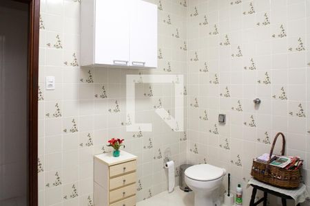 Casa à venda com 200m², 2 quartos e 2 vagasBanheiro Social