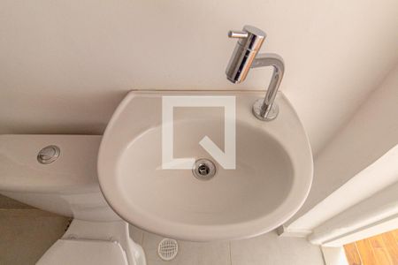 Banheiro de kitnet/studio para alugar com 1 quarto, 25m² em Centro Histórico de São Paulo, São Paulo