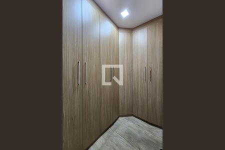 Casa à venda com 480m², 3 quartos e 10 vagas Casa à venda com 480m², 3 quartos e 10 vagasCloset