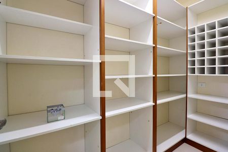 Apartamento à venda com 350m², 4 quartos e 4 vagasDespensa