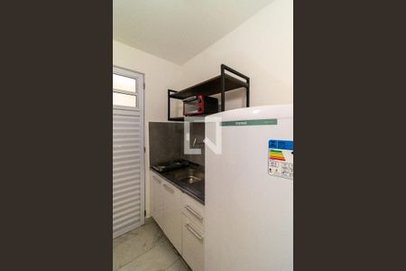 Cozinha de kitnet/studio para alugar com 1 quarto, 15m² em Barra Funda, São Paulo