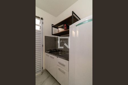 Cozinha de kitnet/studio para alugar com 1 quarto, 15m² em Barra Funda, São Paulo