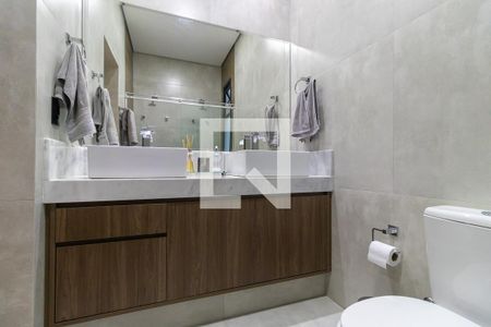 Casa de condomínio à venda com 198m², 3 quartos e 4 vagas Casa de condomínio à venda com 198m², 3 quartos e 4 vagasBanheiro da suíte 1