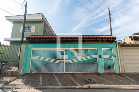 Casa para alugar com 170m², 3 quartos e 6 vagasFachada