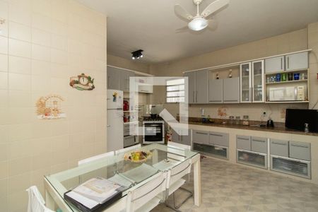 Apartamento à venda com 180m², 3 quartos e 2 vagasCozinha