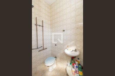 Apartamento à venda com 180m², 3 quartos e 2 vagasBanheiro de Serviço