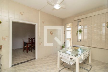 Apartamento à venda com 180m², 3 quartos e 2 vagasCozinha