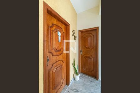 Apartamento à venda com 180m², 3 quartos e 2 vagasPortas de Acesso