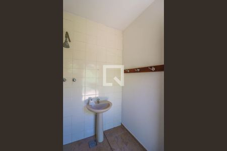 Casa à venda com 350m², 3 quartos e 2 vagasBanheiro do Quintal