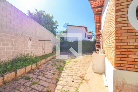 Casa à venda com 350m², 3 quartos e 2 vagasQuintal