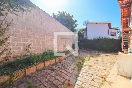 Casa à venda com 350m², 3 quartos e 2 vagasQuintal