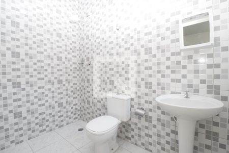 Banheiro de casa para alugar com 1 quarto, 45m² em Chora Menino, São Paulo