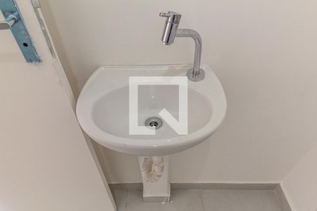 Banheiro de kitnet/studio para alugar com 1 quarto, 22m² em Centro Histórico de São Paulo, São Paulo