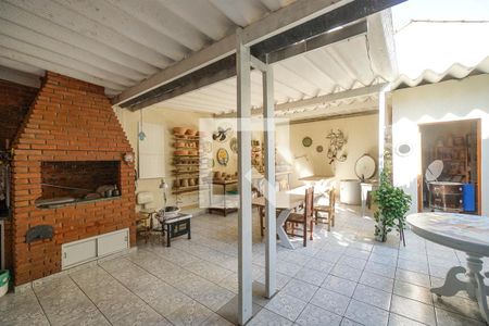 Casa à venda com 288m², 3 quartos e 4 vagas Casa à venda com 288m², 3 quartos e 4 vagasQuintal