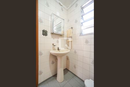 Casa à venda com 288m², 3 quartos e 4 vagas Casa à venda com 288m², 3 quartos e 4 vagasBanheiro de serviço