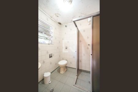 Casa à venda com 288m², 3 quartos e 4 vagas Casa à venda com 288m², 3 quartos e 4 vagasBanheiro de serviço