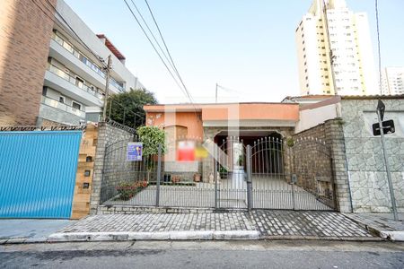 Casa à venda com 288m², 3 quartos e 4 vagas Casa à venda com 288m², 3 quartos e 4 vagasFachada