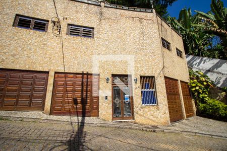 Apartamento à venda com 100m², 3 quartos e 1 vagaFachada - Plaquinha