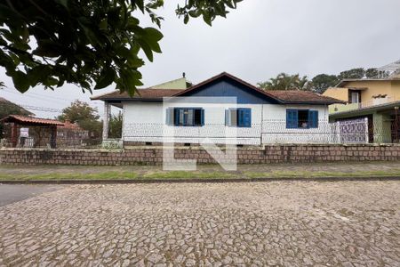 Casa à venda com 100m², 4 quartos e 2 vagasFachada