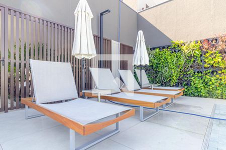 Studio para alugar com 21m², 1 quarto e sem vaga Studio para alugar com 21m², 1 quarto e sem vagaÁrea comum - Piscina