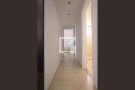 Corredor de apartamento para alugar com 2 quartos, 47m² em Jardim Las Vegas, Guarulhos