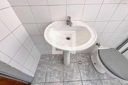 Apartamento para alugar com 65m², 2 quartos e sem vagaBanheiro