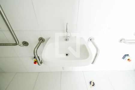 Banheiro de kitnet/studio à venda com 0 quarto, 29m² em Vila Esperança, São Paulo