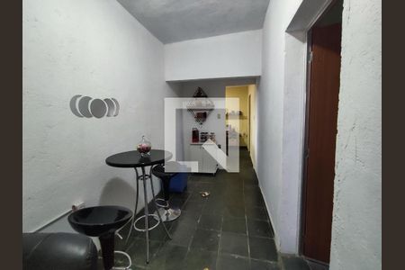 Casa à venda com 600m², 2 quartos e 4 vagasEscritório