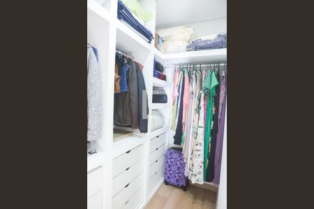 Closet da suíte de casa à venda com 3 quartos, 187m² em Jardim Stella, Santo André