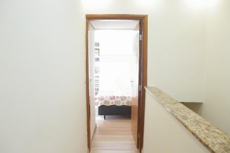 Casa à venda com 187m², 3 quartos e 3 vagasCorredor dos quartos e suite 