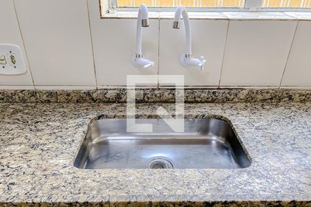 Cozinha de casa para alugar com 1 quarto, 50m² em Vila Bertioga, São Paulo