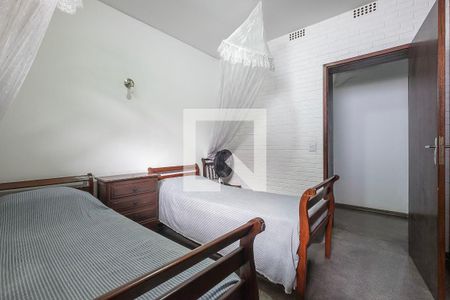 Casa à venda com 453m², 6 quartos e 4 vagas Casa à venda com 453m², 6 quartos e 4 vagasQuarto 3