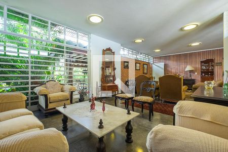 Sala de casa para alugar com 6 quartos, 453m² em Alto de Pinheiros, São Paulo