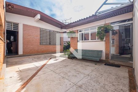 Casa à venda com 453m², 6 quartos e 4 vagas Casa à venda com 453m², 6 quartos e 4 vagasEdícula
