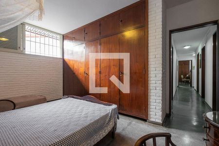 Casa à venda com 453m², 6 quartos e 4 vagas Casa à venda com 453m², 6 quartos e 4 vagasQuarto 2