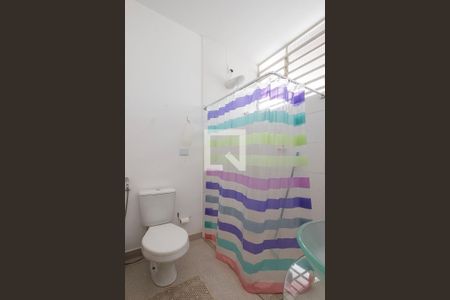 Casa à venda com 453m², 6 quartos e 4 vagas Casa à venda com 453m², 6 quartos e 4 vagasSala/Quarto - Banheiro