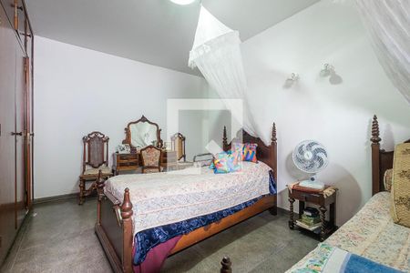 Casa à venda com 453m², 6 quartos e 4 vagas Casa à venda com 453m², 6 quartos e 4 vagasSuíte