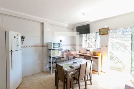 Casa à venda com 392m², 4 quartos e 1 vagaCozinha e Área de Serviço