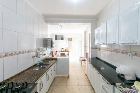 Casa à venda com 392m², 4 quartos e 1 vagaCozinha e Área de Serviço