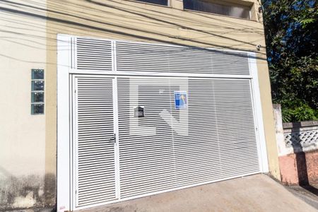 Casa para alugar com 200m², 2 quartos e 2 vagasFachada